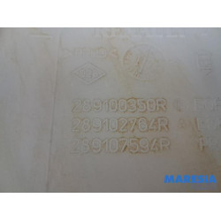 Renault - Megane - Ruitensproeiertank voor