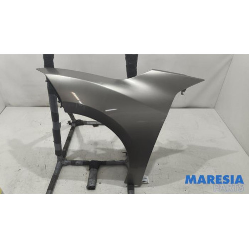 Renault - Megane - Front wing, left