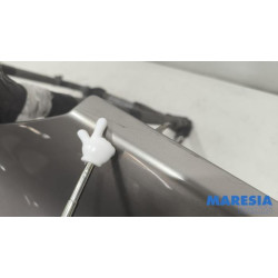 Renault - Megane - Front wing, left
