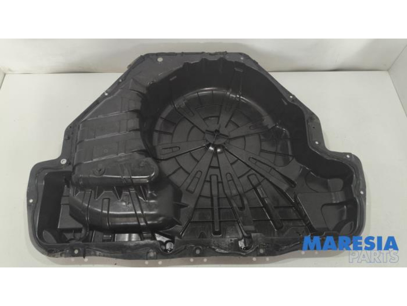 Renault - Megane - Spare wheel holder