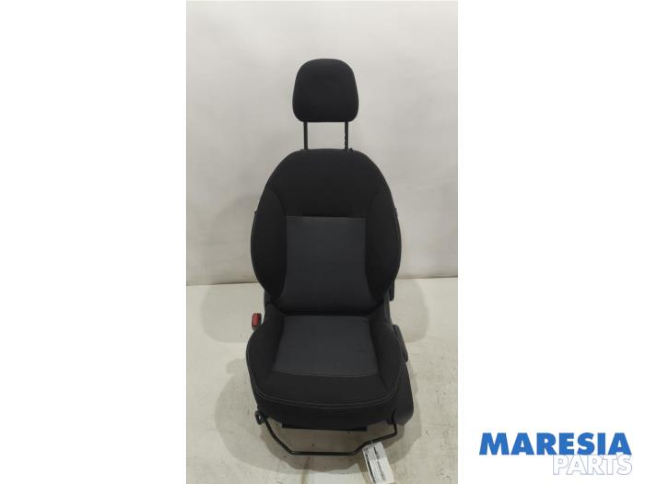 Peugeot - 208 - Sitz links