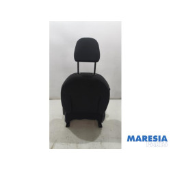 Peugeot - 208 - Sitz links