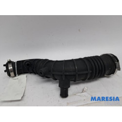 Renault - Clio - Air intake hose