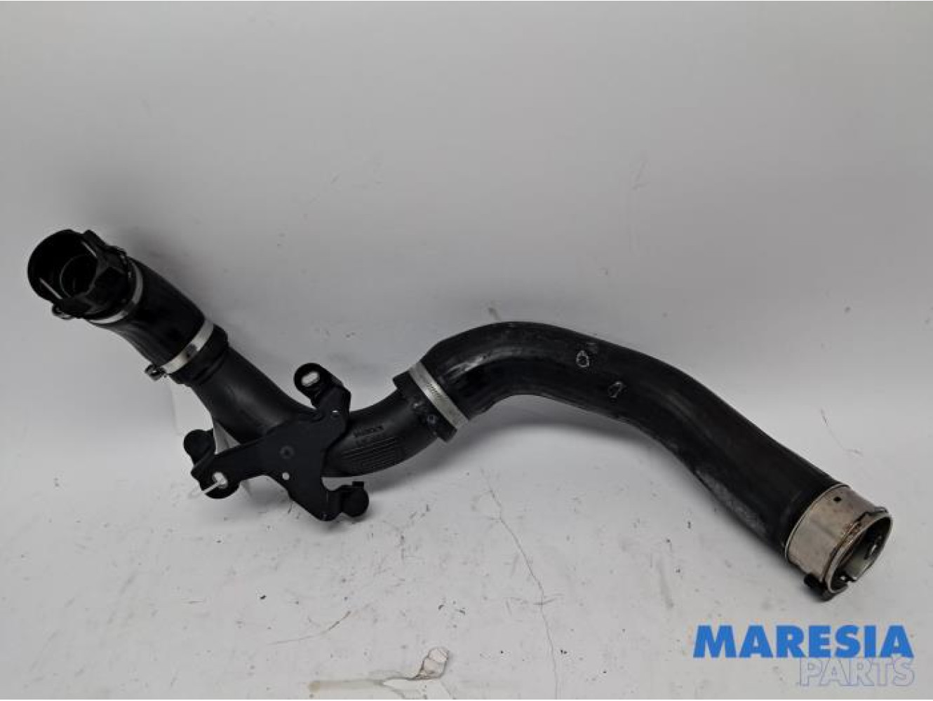 Renault - Clio - Intercooler hose