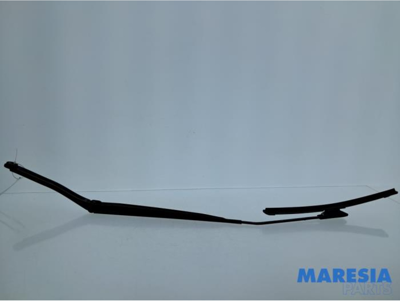 Renault - Clio - Front wiper arm