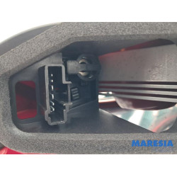 Peugeot - 207 - Feu arrière droit