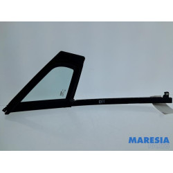 Renault - Clio - Quarter light, front right