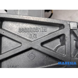 Renault - Clio - Steering column housing