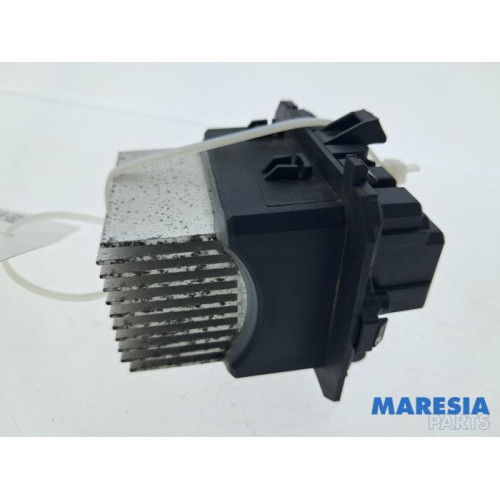 Renault - Clio - Heater resistor