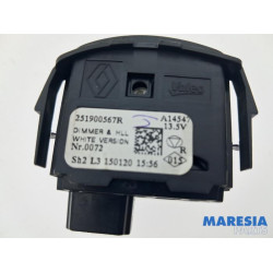 Renault - Clio - AIH headlight switch
