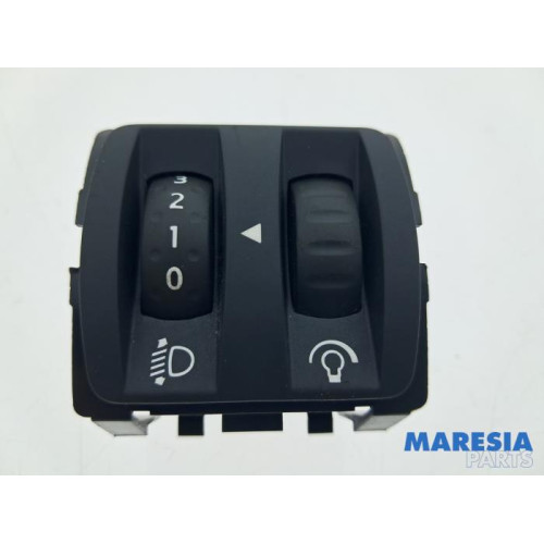 Renault - Clio - AIH headlight switch