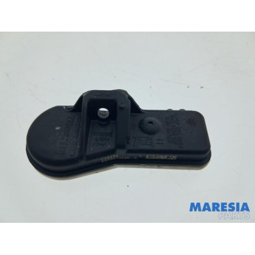 Renault - Clio - Tyre pressure sensor
