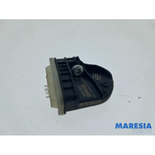 Renault - Clio - Tyre pressure sensor