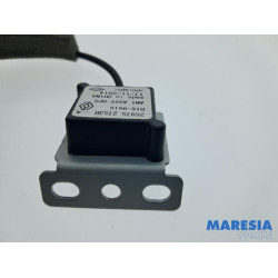 Renault - Clio - GPS antenna