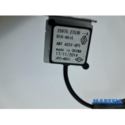 Renault - Clio - GPS antenna