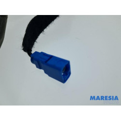 Renault - Clio - GPS antenna
