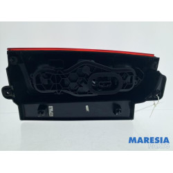 Opel - Vivaro - Taillight, right
