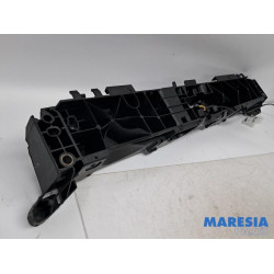 Renault - Clio - Lock plate