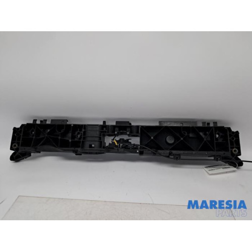 Renault - Clio - Lock plate