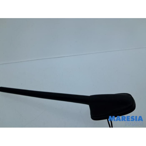 Opel - Vivaro - Antenne