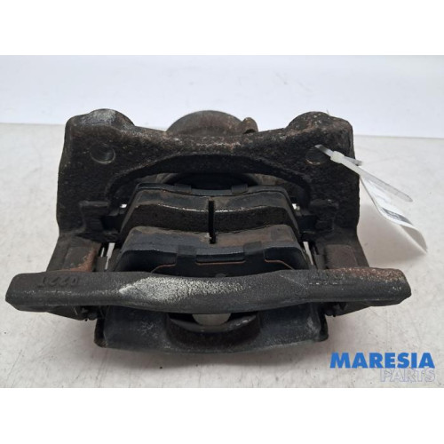 Renault - Clio - Front brake calliper, left