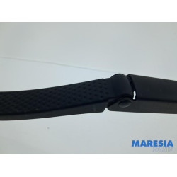 Renault - Clio - Front wiper arm