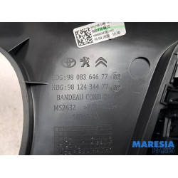 Opel - Vivaro - Dashboard decoration strip