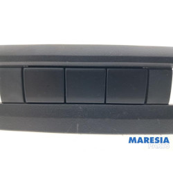 Opel - Vivaro - Switch