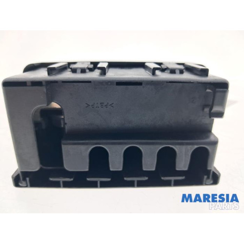 Peugeot - 207 - Fuse box