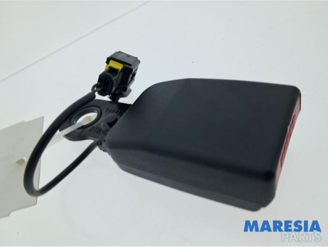 Peugeot - 207 - Insertion ceinture de sécurité arrière gauche