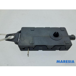 Renault - Megane - Antenne Versterker