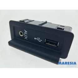 Renault - Megane - AUX/USB aansluiting