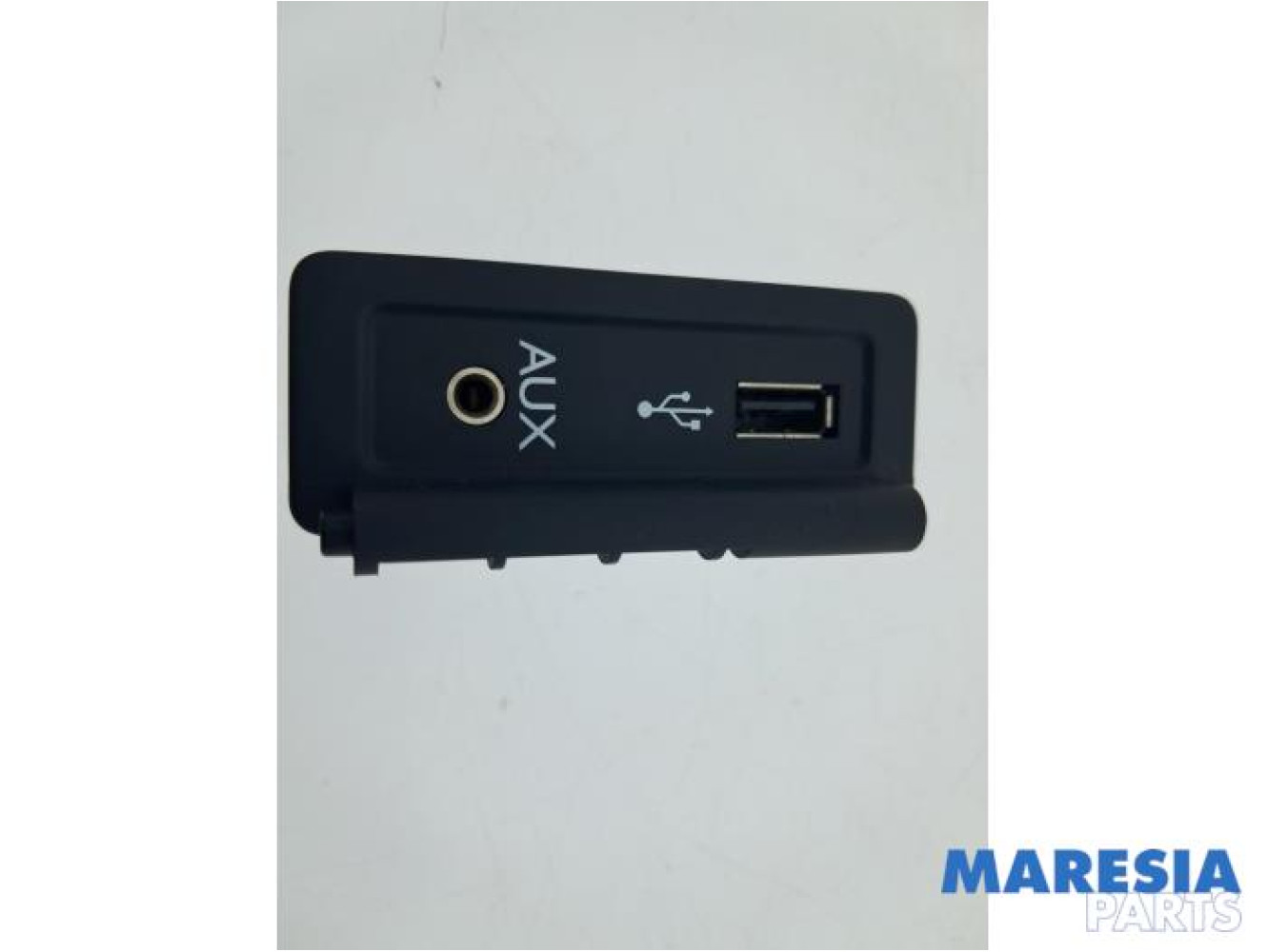 Renault - Megane - AUX/USB aansluiting