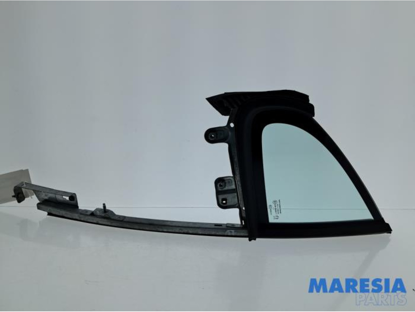 Peugeot - 207 - Vitre triangulaire avant gauche