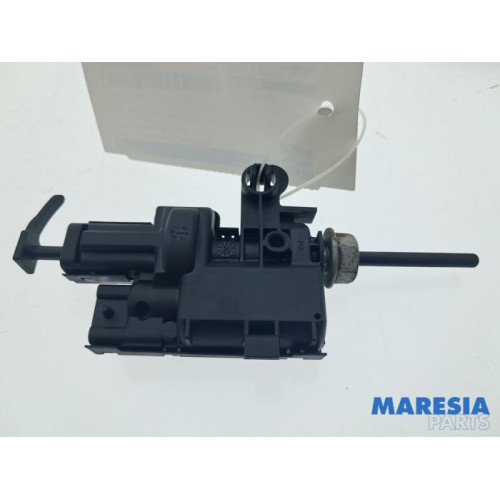 Renault - Megane - Tank flap lock motor