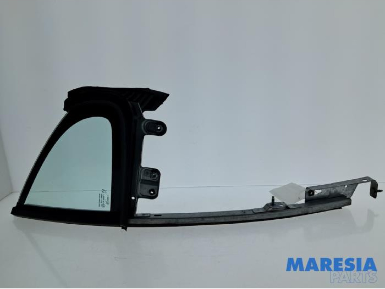 Peugeot - 207 - Vitre triangulaire avant droite