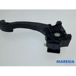 Opel - Vivaro - Accelerator pedal