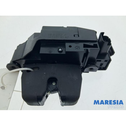 Opel - Vivaro - Tailgate lock mechanism