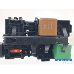 Opel - Vivaro - Fuse box