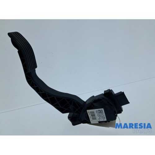 Peugeot - 208 - Gaspedal
