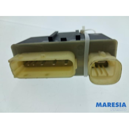 Opel - Vivaro - Relay