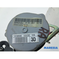 Opel - Vivaro - Rear seatbelt, right