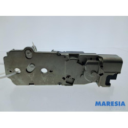 Renault - Megane - Tailgate lock mechanism