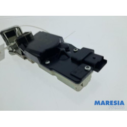 Renault - Megane - Tailgate lock mechanism