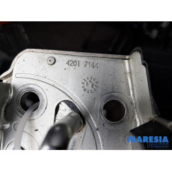 Renault - Megane - Tailgate lock mechanism