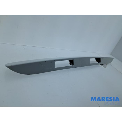 Opel - Vivaro - Decorative strip tailgate