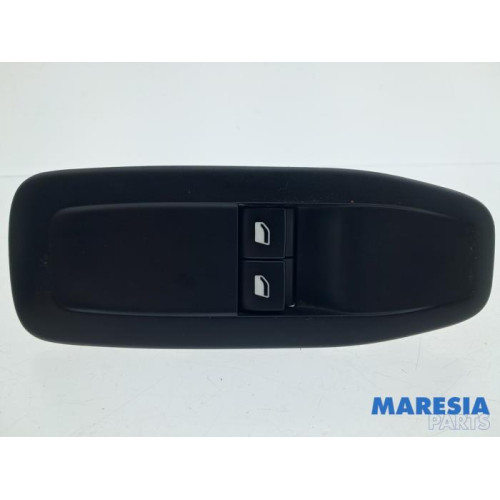 Peugeot - 208 - Multi-functional window switch