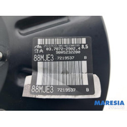 Opel - Vivaro - Brake servo