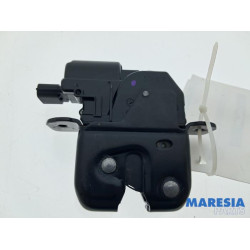 Renault - Megane - Tailgate lock mechanism