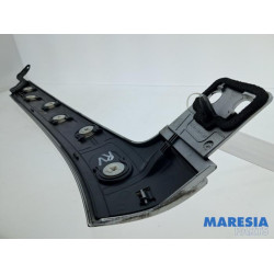 Renault - Megane - Cadre pare-brise